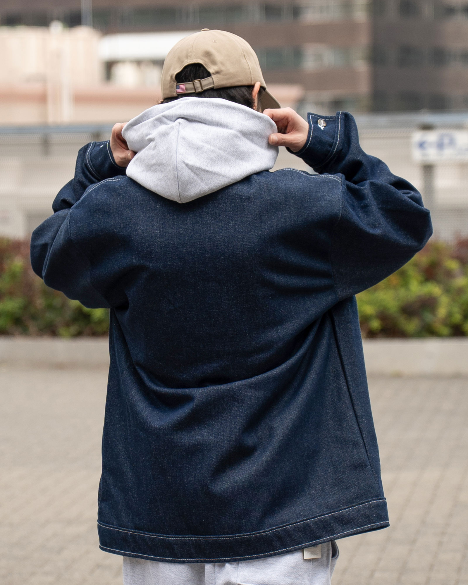 PRISON BLUES デニムヤードコート サイドシルエット