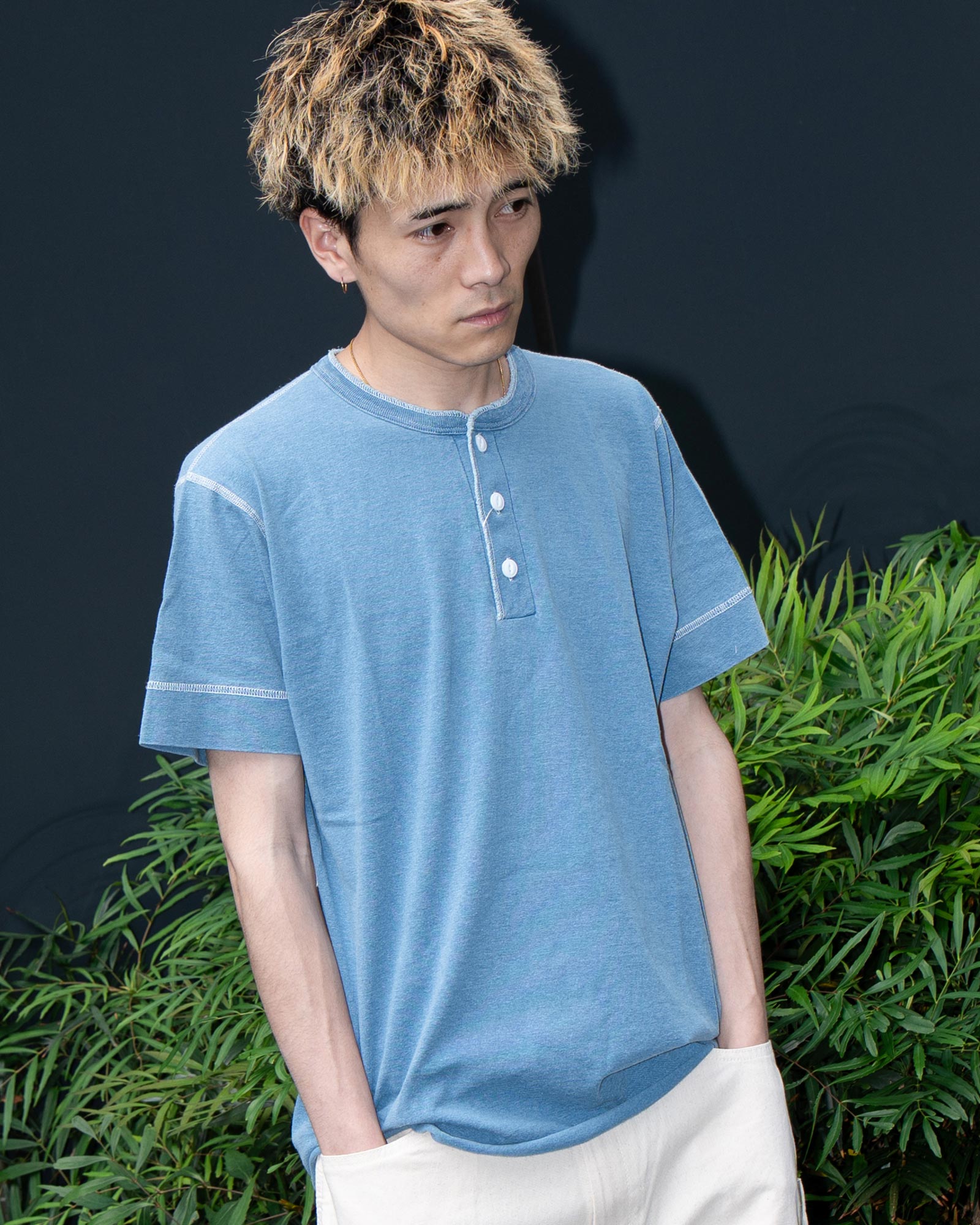 ナチュラルのペインターパンツで合わせた初夏の足元コーデ