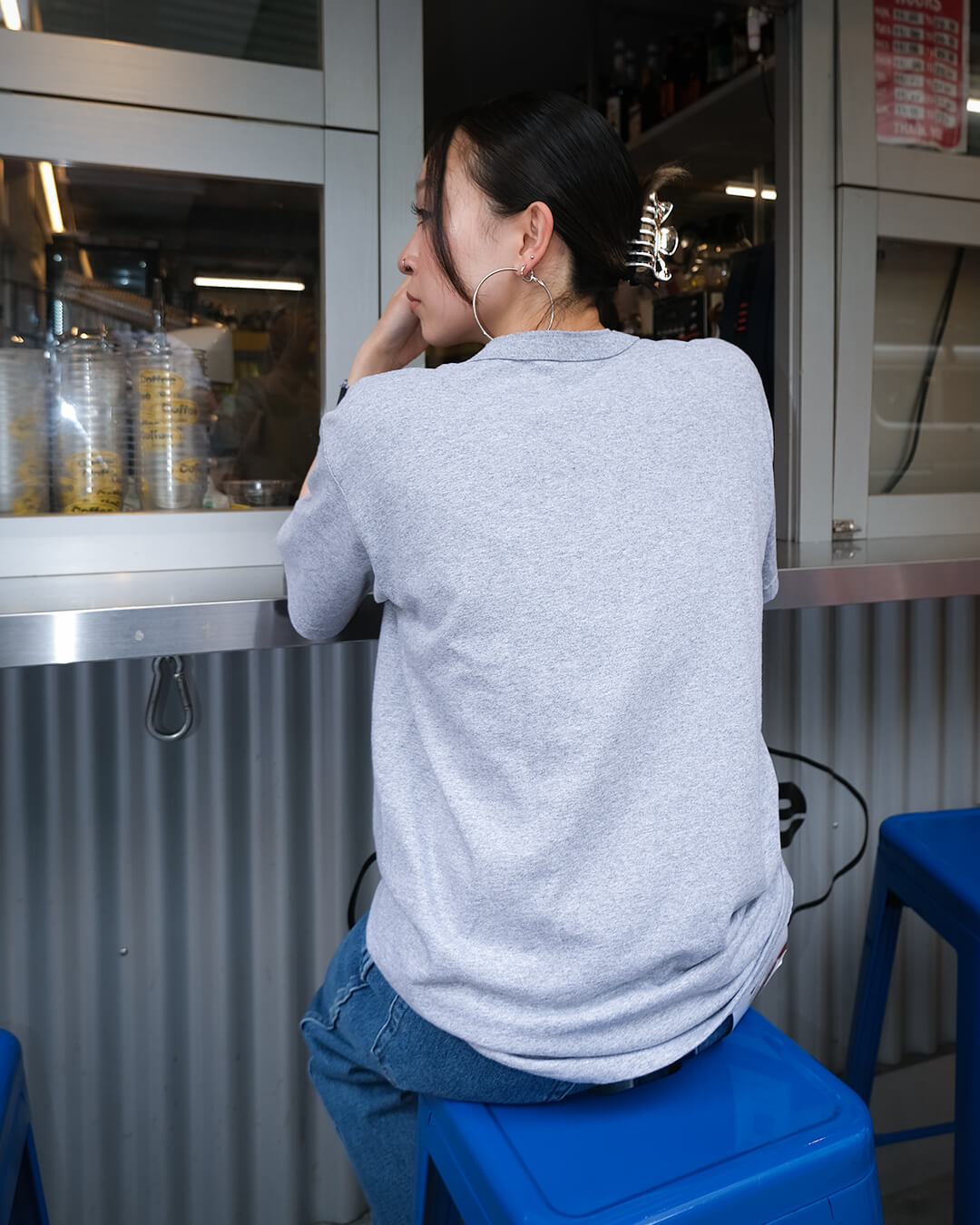 ヘンリーTとデニムで合わせた夏の足元コーデ
