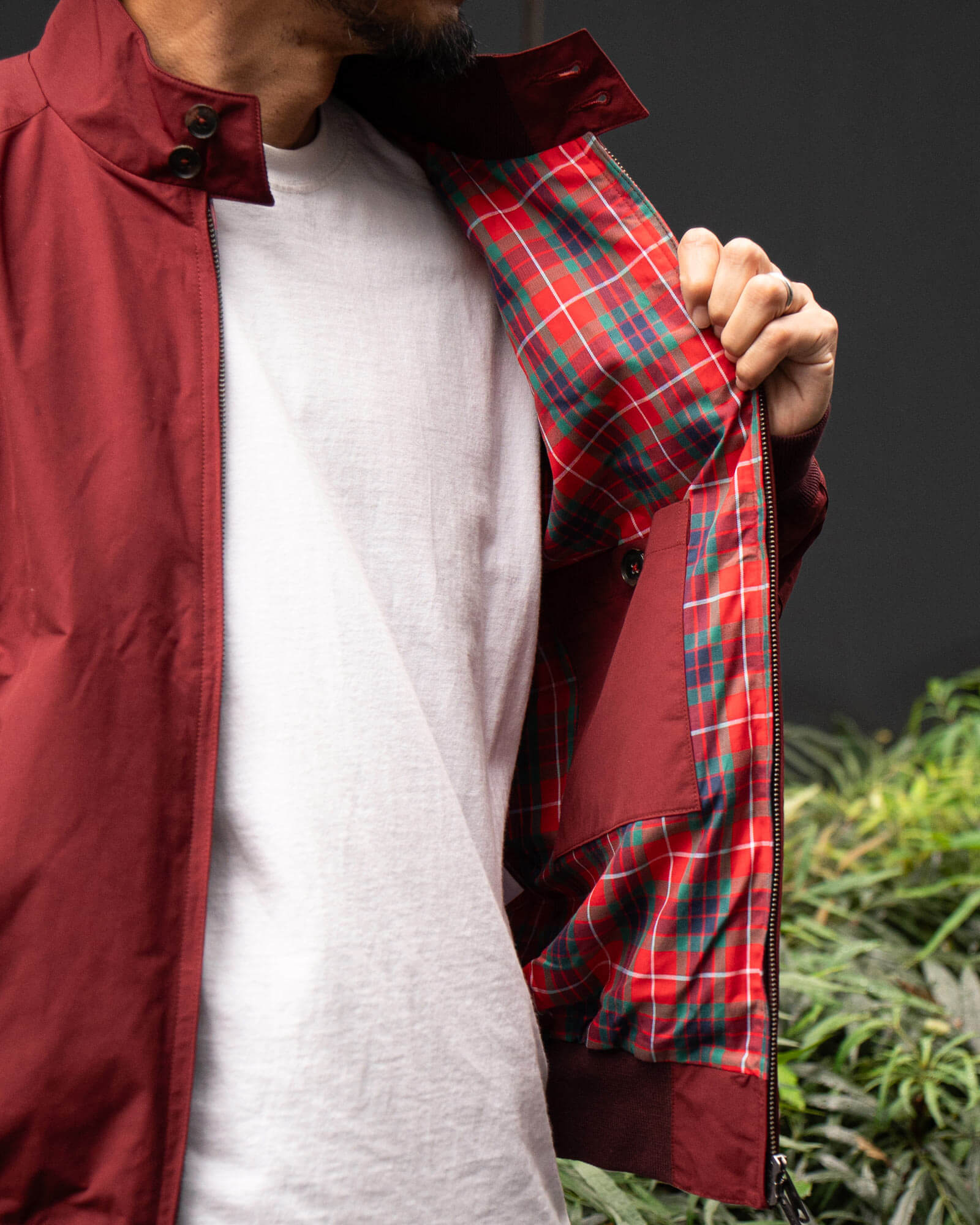 BARACUTA G9 トウニーポートの裏地とPRO-TAG白ロンTの重ね着