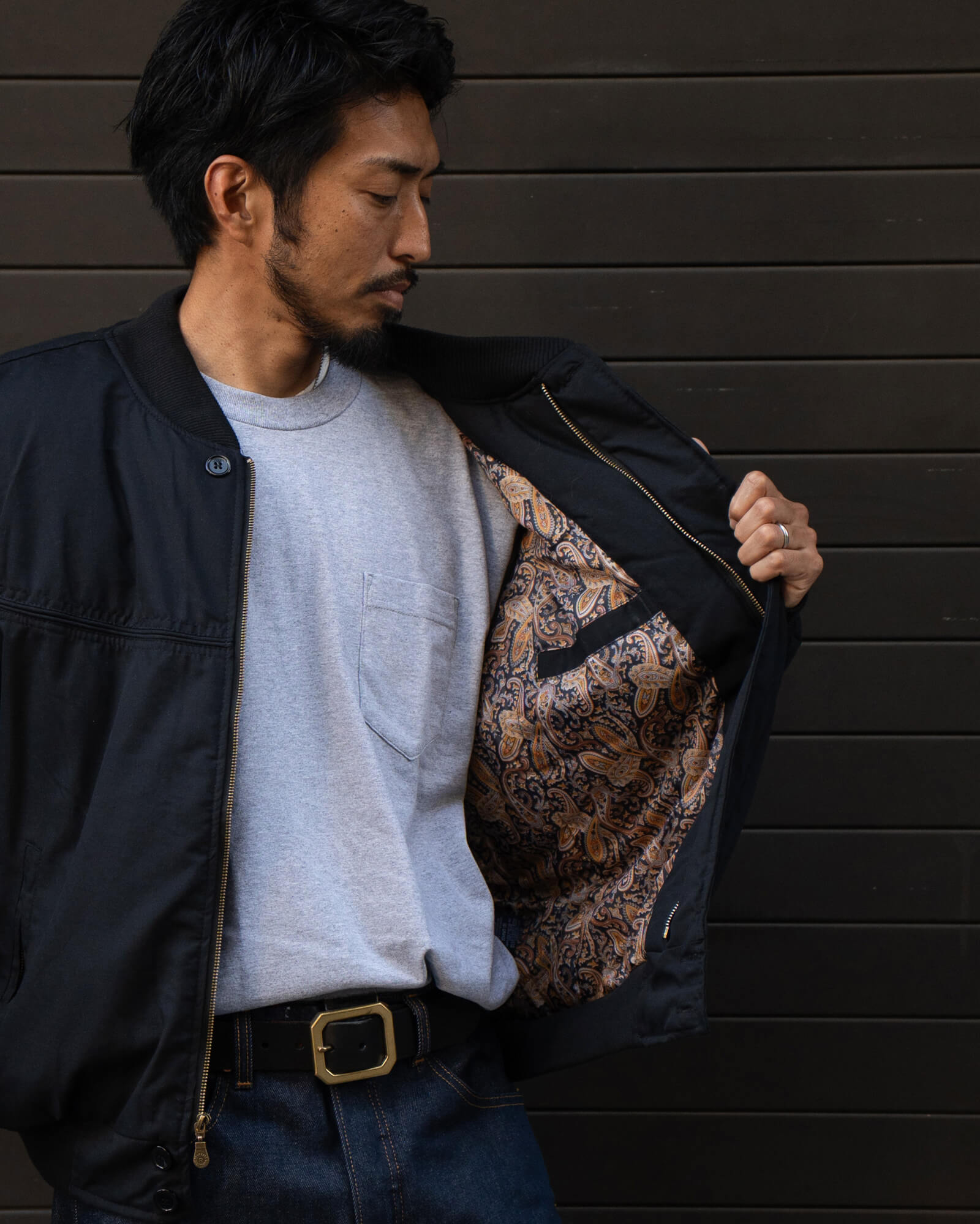 RENEGADE sportswearのダービージャケットとアッシュのロンT