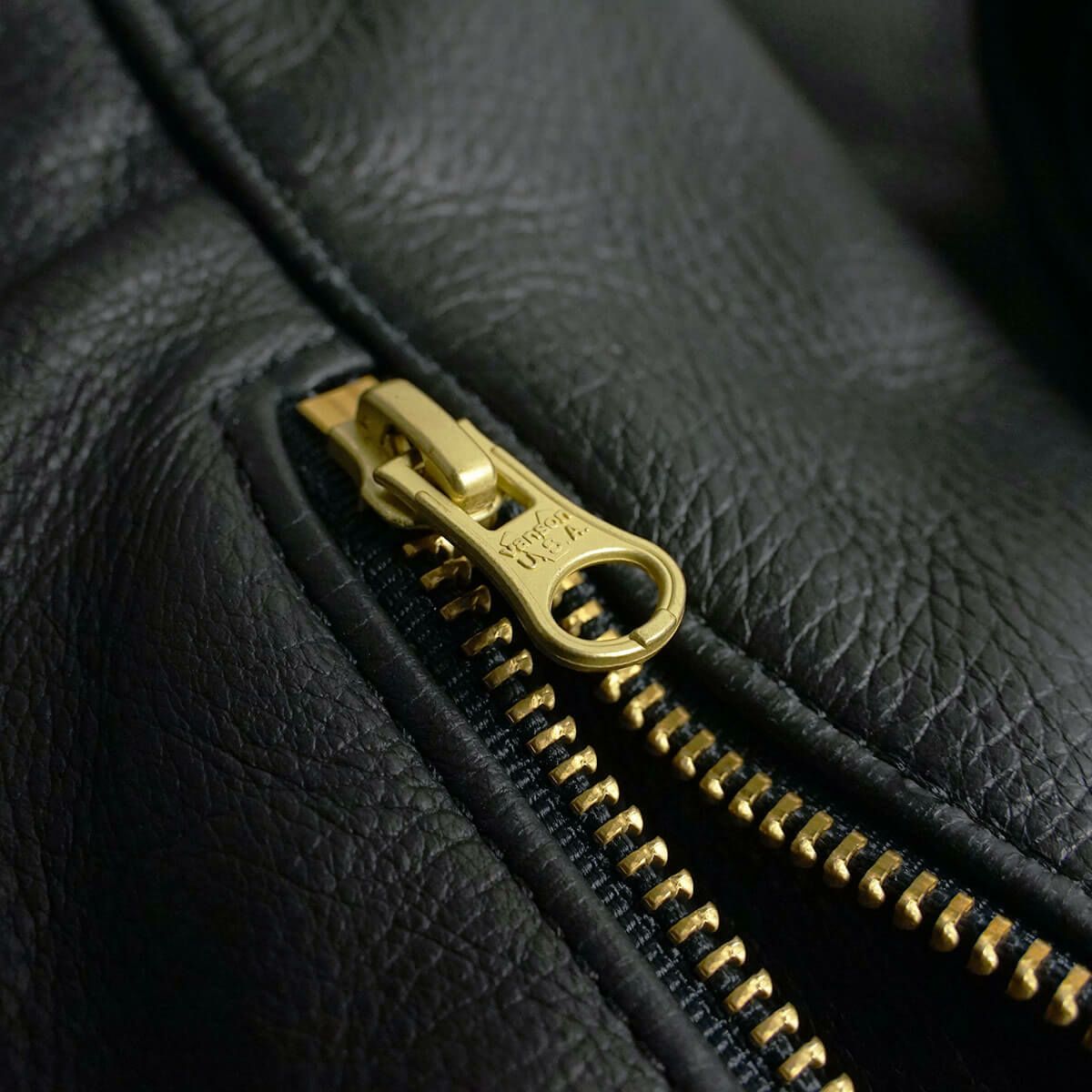 バンソンVANSONエンフィールド襟付きシングルライダースソフトカウレザースキニアーフィット(メンズアメリカ製ENFIELDレザージャケット革ジャン）