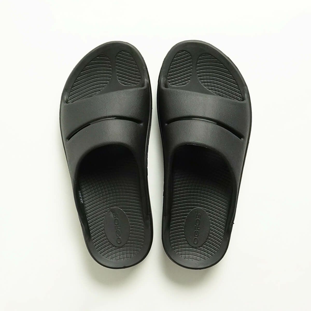 ウーフォスOOFOSウーアーOOahh