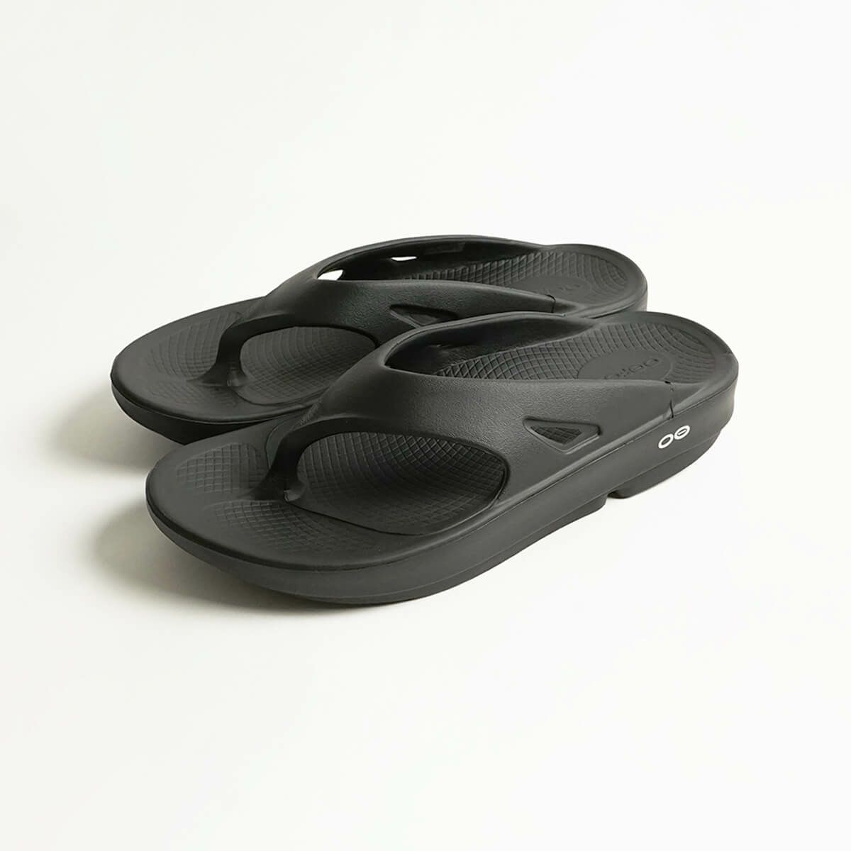 ウーフォスOOFOSウーオリジナルOOriginal（1000メンズレディースユニセックスサンダルリカバリーサンダルトングサンダルビーチサンダル）
