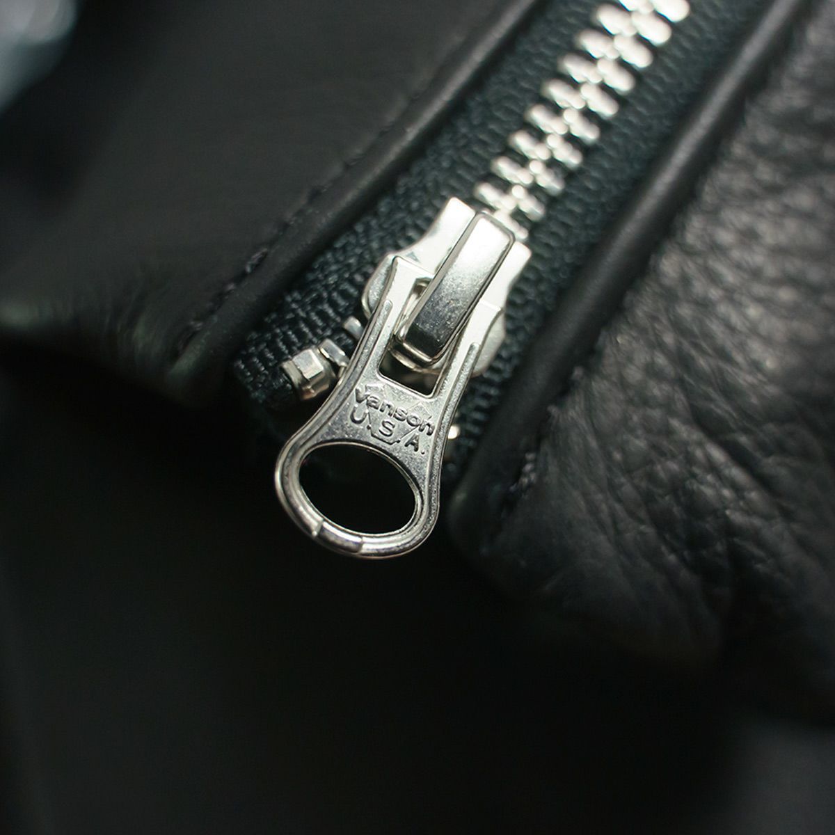 バンソンVANSONC2Rダブルライダースソフトカウレザースキニアーフィットシルバージップ｜メンズライダースレザージャケットアメリカ製革ジャンスリムタイトサテン裏地本革牛革MADEINUSAサイズ34-44アウターブランド