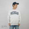 UNIVERSITYOFMICHIGANオフィシャルクルーネックカレッジスウェットチャンピオンリバースウィーブ（メンズS-XXLChampionミシガン大学）