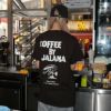 コーヒーバイジャラーナCoffebyJalanaコーヒーカップTシャツ