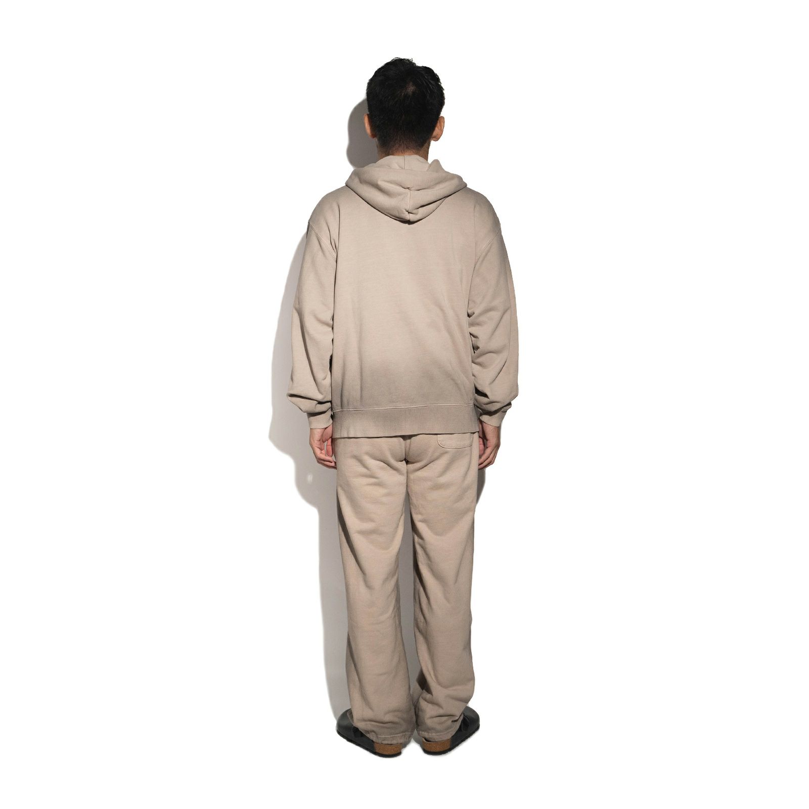 メイドブランクスMADEBLANKSエクスクルーシブリーセステリースウェットパンツダーティチャイ