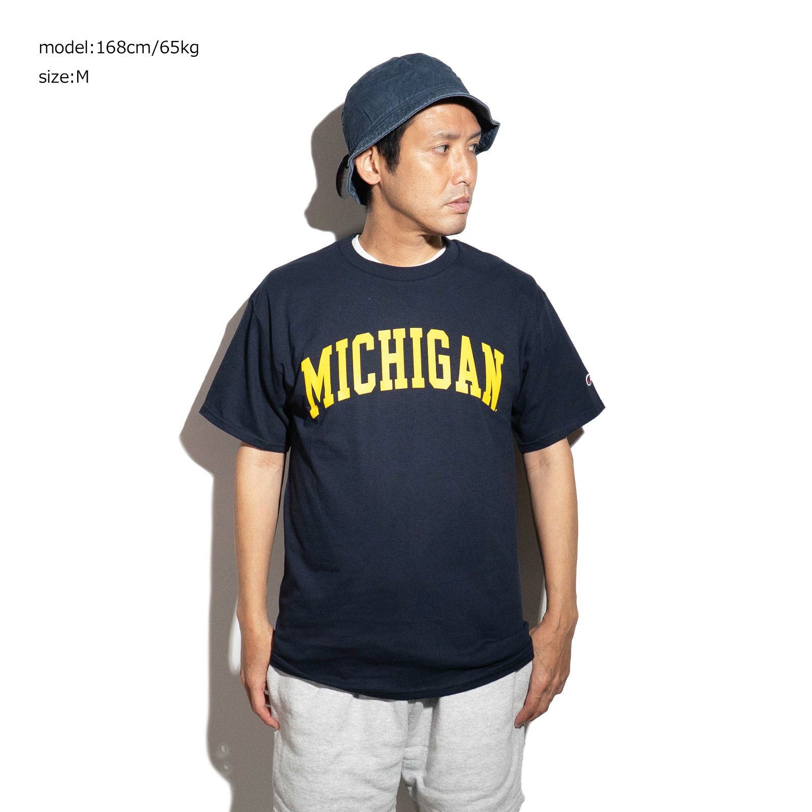 UNIVERSITYOFMICHIGANオフィシャルロゴカレッジTシャツチャンピオンボディ