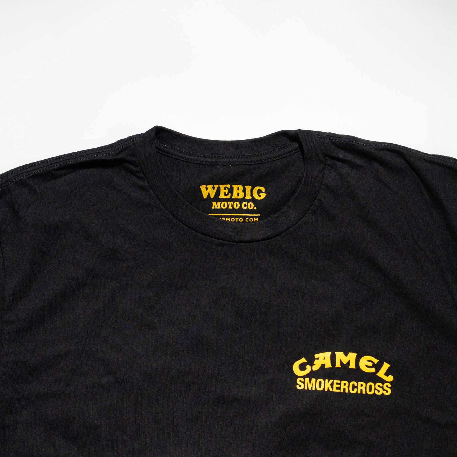 ウィービッグモトWEBIGMOTOCO.キャメルスモーカークロスTシャツ