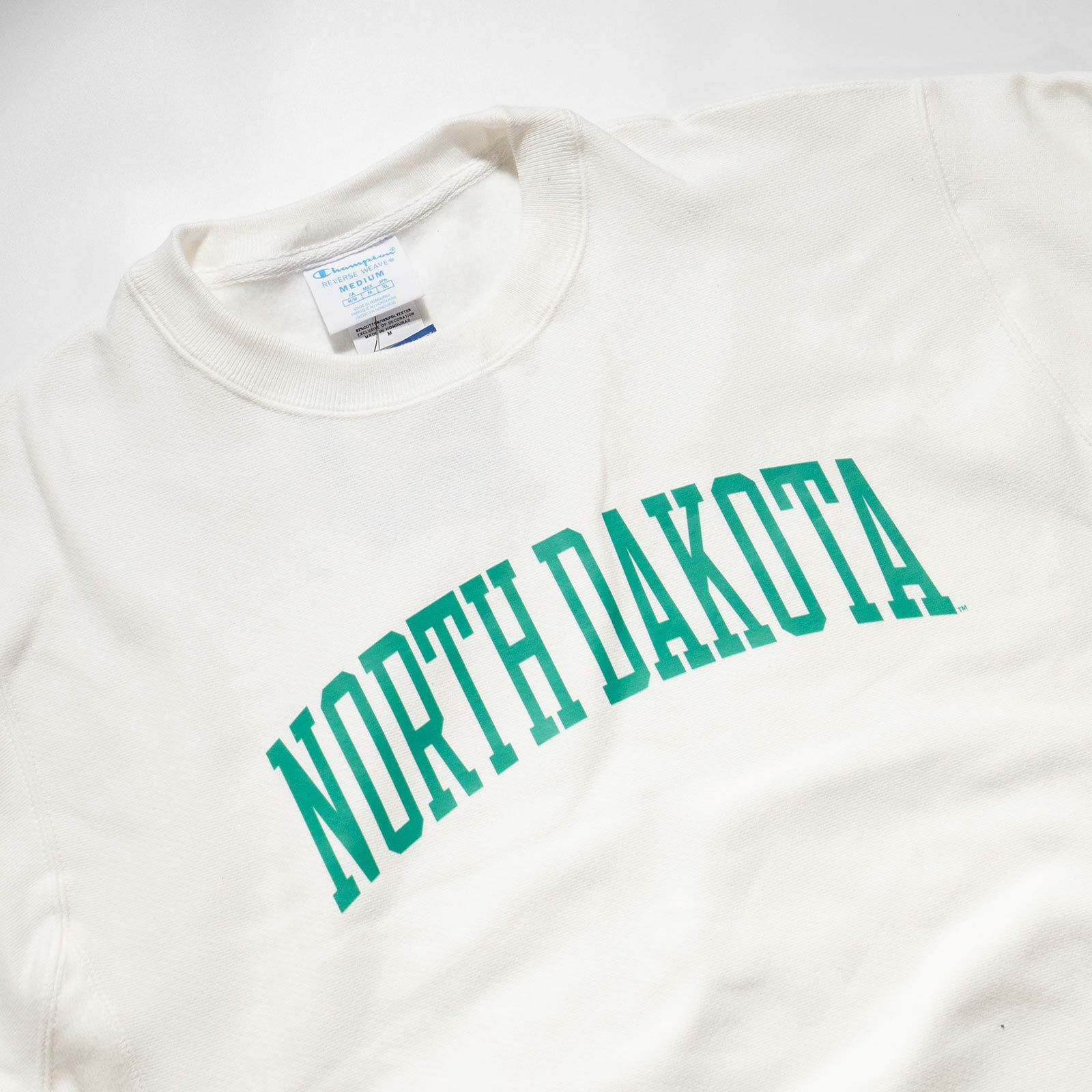 UNIVERSITYOFNORTHDAKOTAオフィシャルクルーネックカレッジスウェットチャンピオンリバースウィーブ