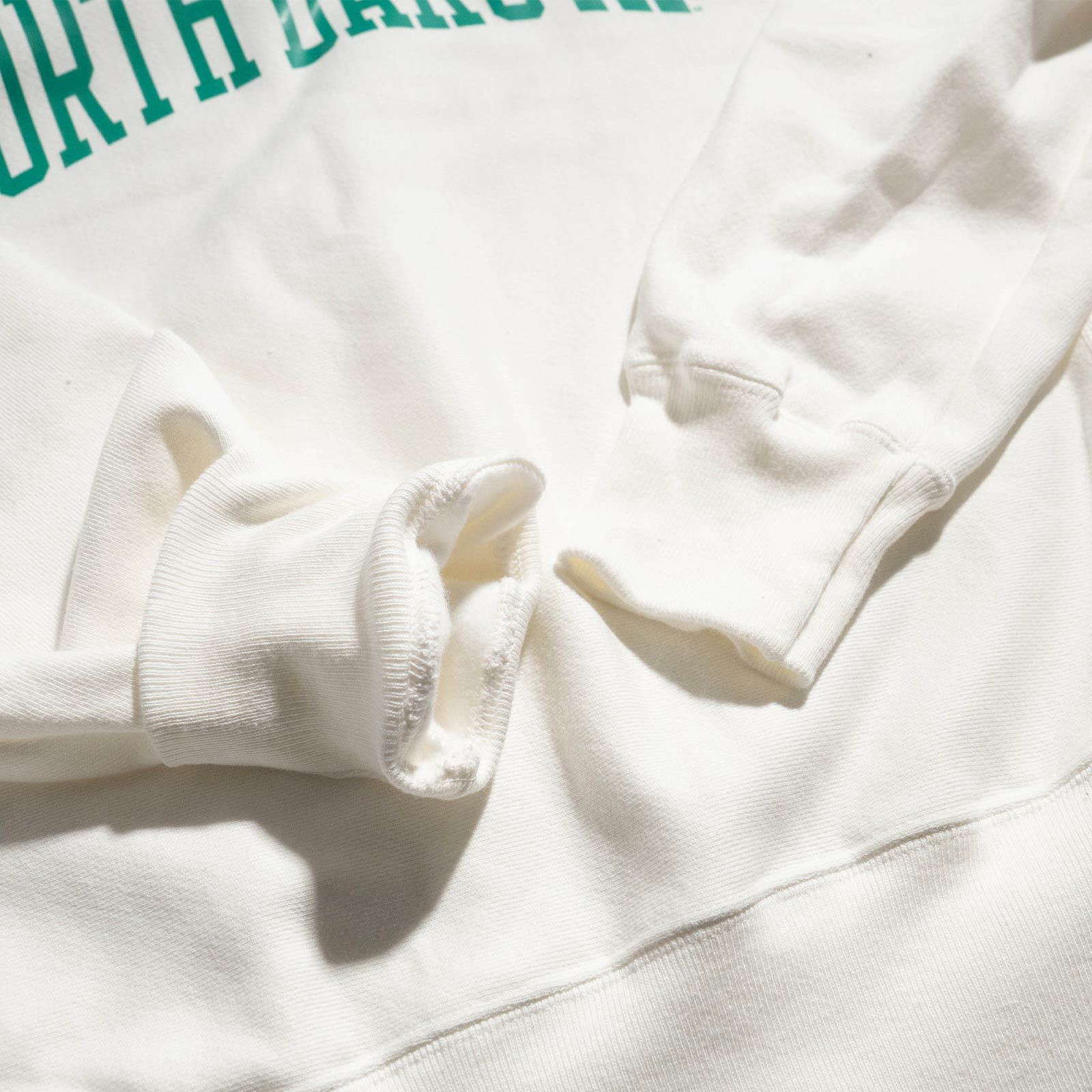 UNIVERSITYOFNORTHDAKOTAオフィシャルクルーネックカレッジスウェットチャンピオンリバースウィーブ