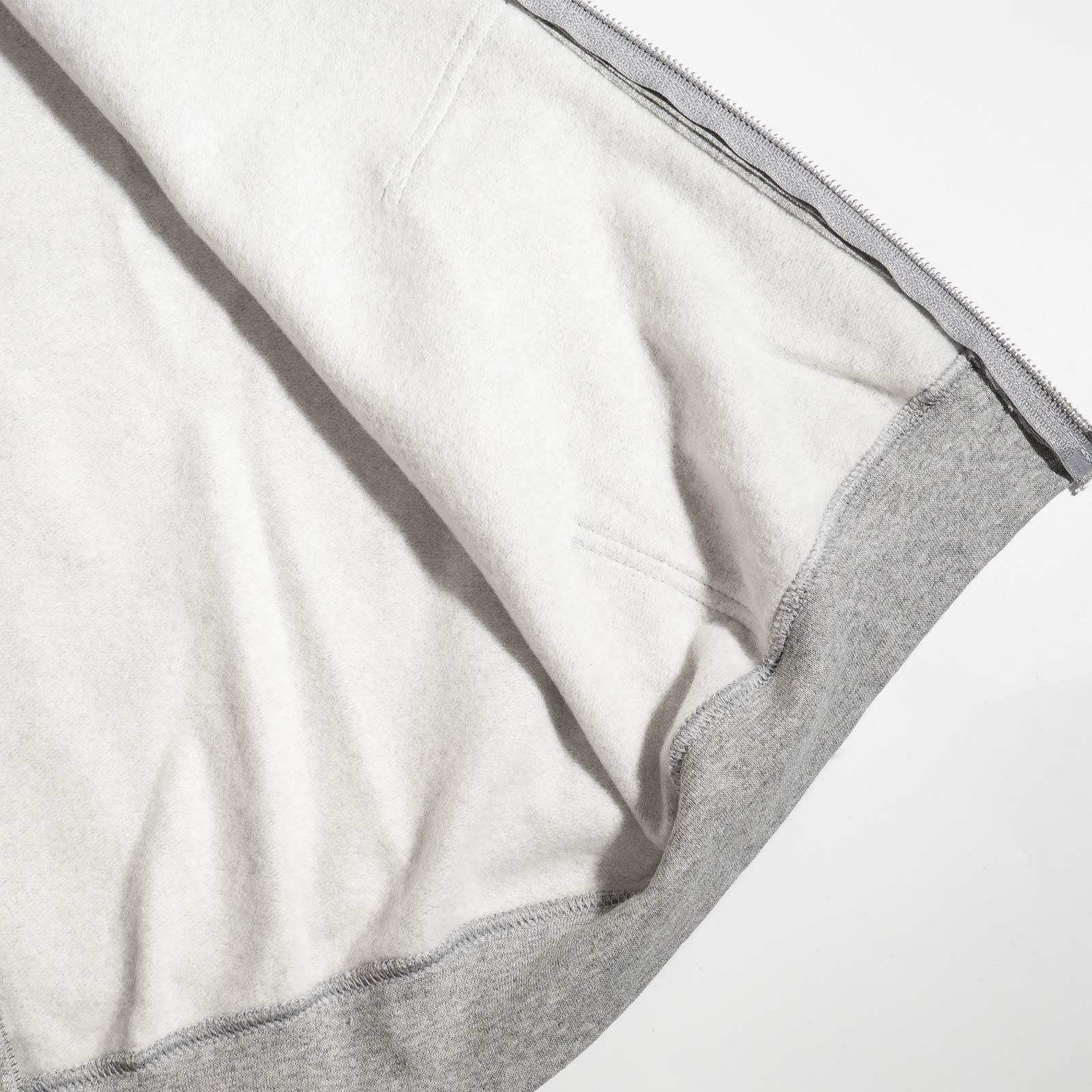 ウエノユウギクラブ上野遊戯倶楽部ジップフーディ